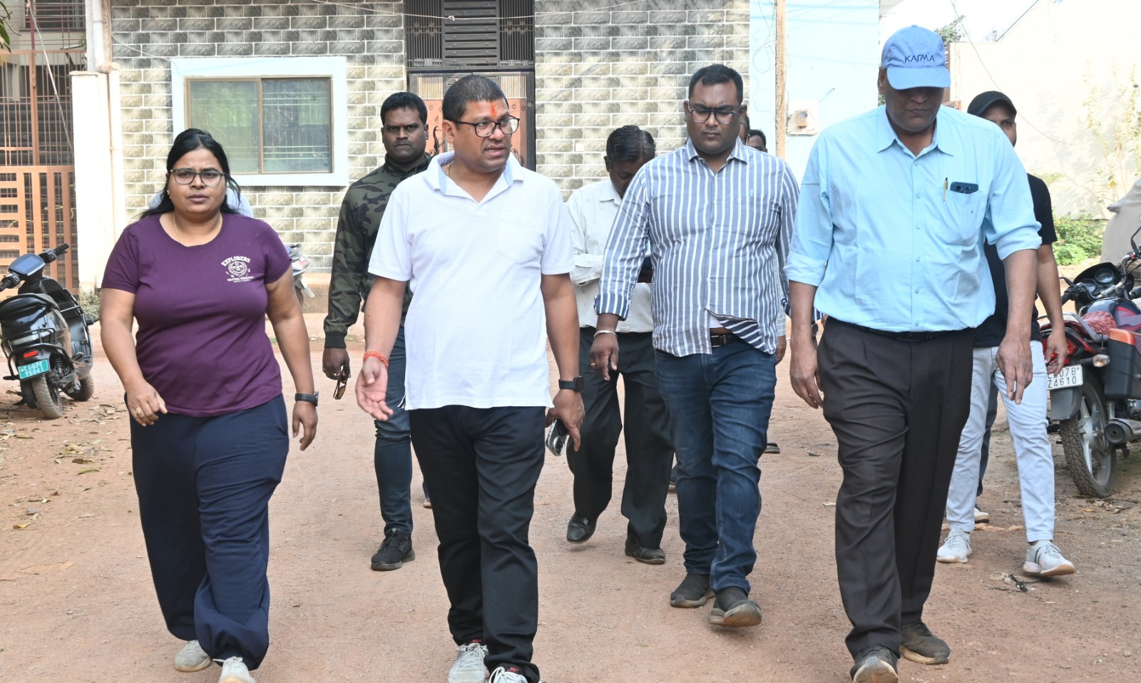 निगम आयुक्त ने किया जोन-2 वैशाली नगर का निरीक्षण निगम आयुक्त ने किया जोन-2 वैशाली नगर का निरीक्षण