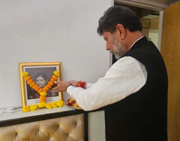 भाजपा प्रदेश अध्यक्ष देव ने रत्ना लामा को श्रद्धांजलि दी भाजपा प्रदेश अध्यक्ष देव ने रत्ना लामा को श्रद्धांजलि दी