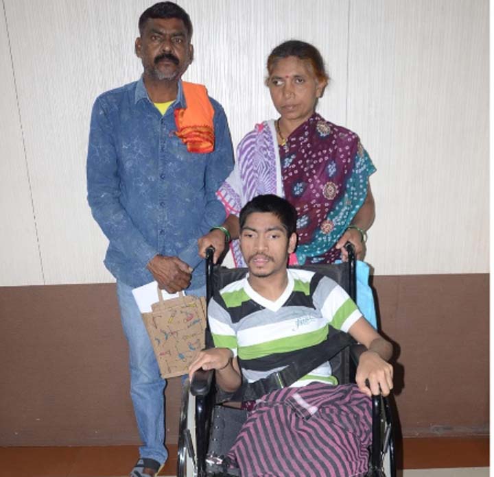 प्रशासन की संवेदनशील पहल: पिता बने विधिक अभिभावक, दिव्यांग पुत्र को मिलेगा योजनाओं का लाभ प्रशासन की संवेदनशील पहल: पिता बने विधिक अभिभावक, दिव्यांग पुत्र को मिलेगा योजनाओं का लाभ