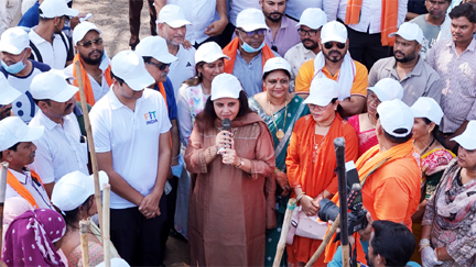 महापौर के नेतृत्व में दिया पर्यावरण संरक्षण का सकारात्मक सन्देश महापौर के नेतृत्व में दिया पर्यावरण संरक्षण का सकारात्मक सन्देश