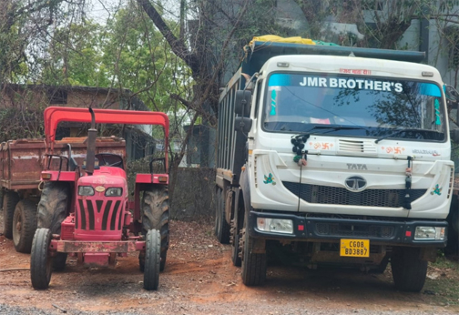 बालोद में रेत और मिट्टी का अवैध परिवहन करते 3 वाहन जब्त बालोद में रेत और मिट्टी का अवैध परिवहन करते 3 वाहन जब्त