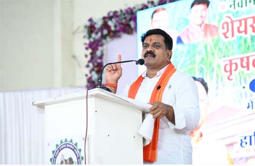 उप मुख्यमंत्री विजय शर्मा ने किसानों को वितरित किए शेयर प्रमाण पत्र उप मुख्यमंत्री विजय शर्मा ने किसानों को वितरित किए शेयर प्रमाण पत्र