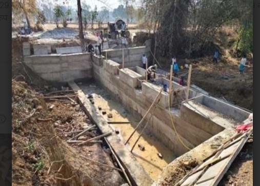 चेक डैम बना गांव का जल बैंक, किसानों के लिए खुली समृद्धि की राह चेक डैम बना गांव का जल बैंक, किसानों के लिए खुली समृद्धि की राह