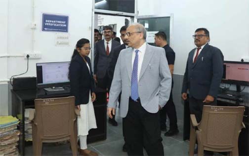 मुख्य न्यायाधीश रमेश सिन्हा ने किया जिला न्यायालय कांकेर का निरीक्षण मुख्य न्यायाधीश रमेश सिन्हा ने किया जिला न्यायालय कांकेर का निरीक्षण