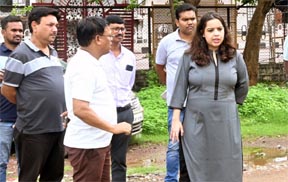 निगम आयुक्त ने निर्माण कार्यों, प्रस्तावित स्थल एवं सफाई व्यवस्था का किया निरीक्षण निगम आयुक्त ने निर्माण कार्यों, प्रस्तावित स्थल एवं सफाई व्यवस्था का किया निरीक्षण
