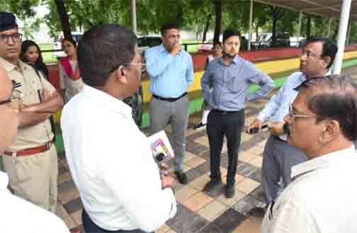स्वतंत्रता दिवस समारोह की तैयारियों का कलेक्टर और एसएसपी ने किया निरीक्षण स्वतंत्रता दिवस समारोह की तैयारियों का कलेक्टर और एसएसपी ने किया निरीक्षण