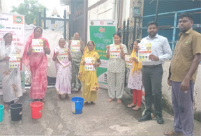 स्वच्छता जागरूकता अभियान- घर-घर जाकर बताया सूखा-गीला रखने का तरीका स्वच्छता जागरूकता अभियान- घर-घर जाकर बताया सूखा-गीला रखने का तरीका