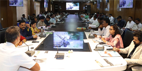 सेवा संकल्प अभियान को पूरी प्रतिबद्धता एवं भव्यता के साथ कराएं संपन्न: सीईओ चंद्रवंशी सेवा संकल्प अभियान को पूरी प्रतिबद्धता एवं भव्यता के साथ कराएं संपन्न: सीईओ चंद्रवंशी