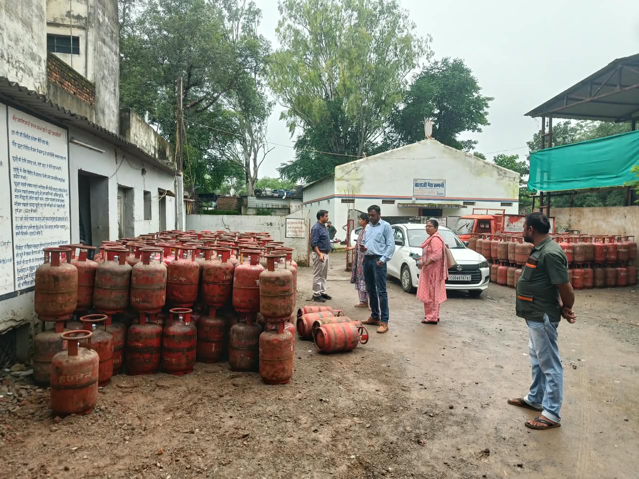 बालाजी गैस कंपनी के उपभोक्तओं ने ली राहत की सांस बालाजी गैस कंपनी के उपभोक्तओं ने ली राहत की सांस