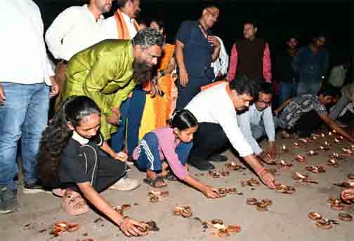 उप मुख्यमंत्री विजय शर्मा ने मां दंतेश्वरी मंदिर में दीप प्रज्ज्वलित कर किया ‘सेवा संकल्प अभियान’ का बस्तर में किया शुभारंभ उप मुख्यमंत्री विजय शर्मा ने मां दंतेश्वरी मंदिर में दीप प्रज्ज्वलित कर किया ‘सेवा संकल्प अभियान’ का बस्तर में किया शुभारंभ