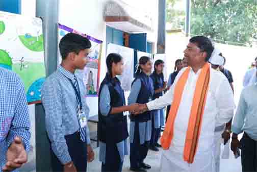 ‘मेरे सपनों का भारत’ चित्रकला एवं भाषण प्रतियोगिता में बच्चों ने दिखाई प्रतिभा ‘मेरे सपनों का भारत’ चित्रकला एवं भाषण प्रतियोगिता में बच्चों ने दिखाई प्रतिभा