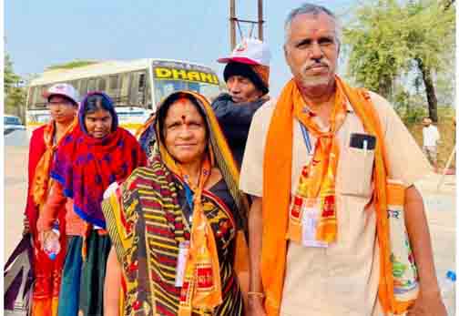 मन में बरसों से बसी थी रामलला के दर्शन की आस, साय सरकार की योजना से पूरा हुआ डोमन-पार्वती का सपना मन में बरसों से बसी थी रामलला के दर्शन की आस, साय सरकार की योजना से पूरा हुआ डोमन-पार्वती का सपना