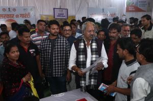 विकसित भारत संकल्प यात्रा शिविर जोन 6 के वार्ड 65 में पहुँचे मंत्री बृजमोहन अग्रवाल विकसित भारत संकल्प यात्रा शिविर जोन 6 के वार्ड 65 में पहुँचे मंत्री बृजमोहन अग्रवाल