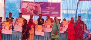 मस्तूरी के जेवरा में पहुंची मोदी की गारंटी वाली गाड़ी मस्तूरी के जेवरा में पहुंची मोदी की गारंटी वाली गाड़ी