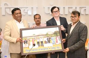  निवर्तमान कलेक्टर  डोमन सिंह को दी गई भावभीनी विदाई