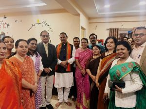 स्वास्थ्य मंत्री जायसवाल से चिकित्सा शिक्षकों ने की सौजन्य भेंट स्वास्थ्य मंत्री जायसवाल से चिकित्सा शिक्षकों ने की सौजन्य भेंट