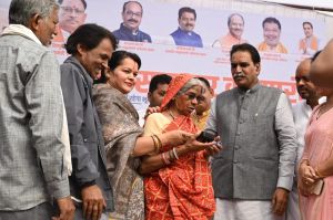 नगर निगम रायपुर के वार्डों में विकसित भारत संकल्प यात्रा के 43 शिविर के माध्यम से 2 लाख से ज्यादा नागरिकों को दी गई विभिन्न योजनाओं की जानकारी नगर निगम रायपुर के वार्डों में विकसित भारत संकल्प यात्रा के 43 शिविर के माध्यम से 2 लाख से ज्यादा नागरिकों को दी गई विभिन्न योजनाओं की जानकारी