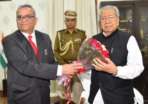 राज्यपाल हरिचंदन से शहीद नंद कुमार पटेल विश्वविद्यालय के कुलपति ने सौजन्य मुलाकात की राज्यपाल हरिचंदन से शहीद नंद कुमार पटेल विश्वविद्यालय के कुलपति ने सौजन्य मुलाकात की