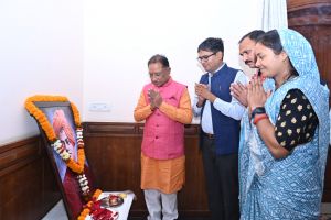  मुख्यमंत्री ने स्वामी विवेकानंद को उनकी जयंती &rsquo;राष्ट्रीय युवा दिवस&rsquo; पर किया नमन 
