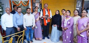 स्व. डॉ. हेमू यदु की कृति ‘ओम लिपि की रहस्यमय खोज’ का संस्कृति मंत्री बृजमोहन अग्रवाल ने किया विमोचन स्व. डॉ. हेमू यदु की कृति ‘ओम लिपि की रहस्यमय खोज’ का संस्कृति मंत्री बृजमोहन अग्रवाल ने किया विमोचन