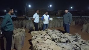 जिला पंचायत सीईओ ने किया सामुदायिक स्वास्थय केंद्र और धान खरीदी केंद्र का निरीक्षण