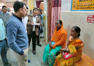 कलेक्टर ने बीएसपी स्कूल क्र.02, सामुदायिक स्वास्थ्य केन्द्र डौण्डी और ग्राम अवारी में चिक्की निर्माण इकाई का किया अवलोकन कलेक्टर ने बीएसपी स्कूल क्र.02, सामुदायिक स्वास्थ्य केन्द्र डौण्डी और ग्राम अवारी में चिक्की निर्माण इकाई का किया अवलोकन