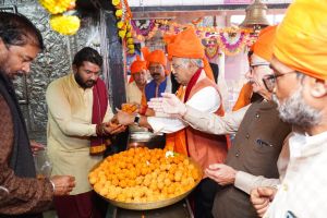  संस्कृति मंत्री  बृजमोहन अग्रवाल ने श्री रामलला के प्राण प्रतिष्ठा के अवसर पर  रायपुर के विभिन्न धार्मिक स्थलों में की पूजा-अर्चना 