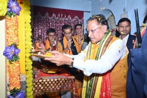  मुख्यमंत्री श्री साय ने आज संध्या शांति नगर में भगवान श्री राम मंदिर का दर्शन किया