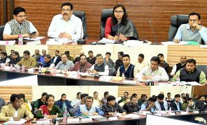 कलेक्टर ने  गणतंत्र दिवस की तैयारी, धान खरीदी, राजस्व प्रकरणों के निराकरण जैसे मामलों की समीक्षा की