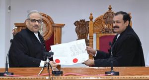  छत्तीसगढ़ उच्च न्यायालय के नव नियुक्त अतिरिक्त न्यायाधीश अरविंद कुमार वर्मा ने ली पद की शपथ
