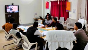 संभाग आयुक्त ने वीडियो कान्फ्रेंसिंग लेकर ध्वनि प्रदूषण पर रोकथाम एवं सड़क सुरक्षा के लिए जरूरी उपाय सुनिश्चित करने हेतु दिए निर्देश संभाग आयुक्त ने वीडियो कान्फ्रेंसिंग लेकर ध्वनि प्रदूषण पर रोकथाम एवं सड़क सुरक्षा के लिए जरूरी उपाय सुनिश्चित करने हेतु दिए निर्देश