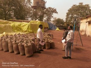कलेक्टर के निर्देश पर राजस्व अधिकारियों ने किया धान खरीदी केन्द्रों का निरीक्षण कलेक्टर के निर्देश पर राजस्व अधिकारियों ने किया धान खरीदी केन्द्रों का निरीक्षण