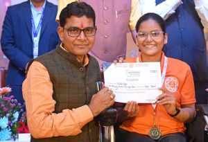 शिक्षा में डिग्री के साथ-साथ नैतिक, व्यवहारिक तथा खेल शिक्षा भी जरूरी: खेल मंत्री टंकराम वर्मा शिक्षा में डिग्री के साथ-साथ नैतिक, व्यवहारिक तथा खेल शिक्षा भी जरूरी: खेल मंत्री टंकराम वर्मा