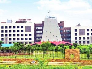 राज्य कर मुख्यालय रायपुर में करदाताओं की सुविधा के लिए ‘‘ ईओडीबी‘‘ कक्ष स्थापित राज्य कर मुख्यालय रायपुर में करदाताओं की सुविधा के लिए ‘‘ ईओडीबी‘‘ कक्ष स्थापित