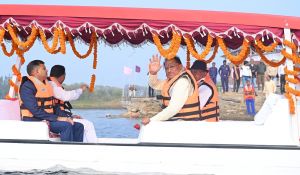 500 एकड़ क्षेत्र में फैला झुमका जलाशय बनेगा पर्यटन क्षेत्र, मुख्यमंत्री ने भी लिया बोटिंग का आनंद 500 एकड़ क्षेत्र में फैला झुमका जलाशय बनेगा पर्यटन क्षेत्र, मुख्यमंत्री ने भी लिया बोटिंग का आनंद