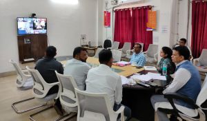 मुख्य सचिव ने वीडियो कॉन्फ्रेंसिंग के माध्यम से महतारी वंदन योजना के क्रियान्वयन के संबंध में दिए आवश्यक निर्देश मुख्य सचिव ने वीडियो कॉन्फ्रेंसिंग के माध्यम से महतारी वंदन योजना के क्रियान्वयन के संबंध में दिए आवश्यक निर्देश