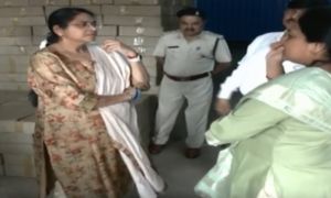 मिलावटी, अवैध शराब एवं अधिक दर पर मदिरा विक्रय पर कड़ाई से लगाये अकुंश - सचिव सह आबकारी आयुक्त मिलावटी, अवैध शराब एवं अधिक दर पर मदिरा विक्रय पर कड़ाई से लगाये अकुंश - सचिव सह आबकारी आयुक्त