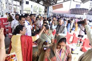 श्री रामलला के दर्शन को लेकर रामभक्तों में जबरदस्त उत्साह श्री रामलला के दर्शन को लेकर रामभक्तों में जबरदस्त उत्साह