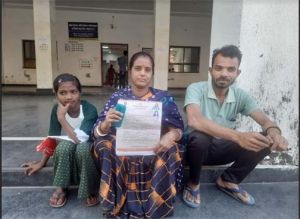 महतारी वंदन योजना की अंतिम तिथि पर केंद्रों पर रही भीड़, महिलाओं में उत्साह का माहौल महतारी वंदन योजना की अंतिम तिथि पर केंद्रों पर रही भीड़, महिलाओं में उत्साह का माहौल