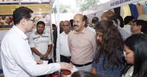 नये कृषि अनुसंधानों एवं प्रौद्योगिकी को किसानों तक पहुंचाने में किसान मेलों की अहम भूमिका : डॉ. चंदेल नये कृषि अनुसंधानों एवं प्रौद्योगिकी को किसानों तक पहुंचाने में किसान मेलों की अहम भूमिका : डॉ. चंदेल