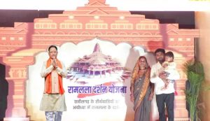  राजिम कुंभ कल्प  : जनसंपर्क विभाग की प्रदर्शनी से मेला आगंतुकों को मिल रही शासकीय योजनाओं की जानकारी