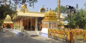 बालाजी के अनुसंधान पीठम और पद्म पीठम के बीच लगाया गया अष्टबंधन बालाजी के अनुसंधान पीठम और पद्म पीठम के बीच लगाया गया अष्टबंधन