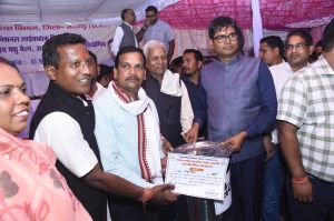 आय में वृद्धि तथा जीवन में बदलाव लाने के लिए एकीकृत कृषि को अपनायें किसान-वित्त मंत्री आय में वृद्धि तथा जीवन में बदलाव लाने के लिए एकीकृत कृषि को अपनायें किसान-वित्त मंत्री