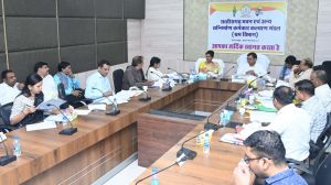 प्रवासी श्रमिकों और निर्माणी श्रमिकों को दिलाएं श्रम योजना का लाभ: श्रम मंत्री श्री देवांगन प्रवासी श्रमिकों और निर्माणी श्रमिकों को दिलाएं श्रम योजना का लाभ: श्रम मंत्री श्री देवांगन