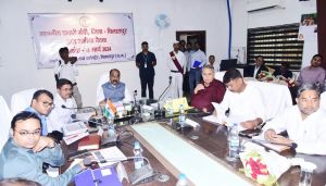 उप मुख्यमंत्री अरुण साव ने अधिकारियों की बैठक लेकर की योजनाओं की प्रगति की समीक्षा उप मुख्यमंत्री अरुण साव ने अधिकारियों की बैठक लेकर की योजनाओं की प्रगति की समीक्षा