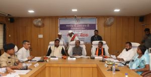 उप मुख्यमंत्री अरुण साव ने शासन की योजनाओं का लाभ लोगों तक प्राथमिकता से पहुंचाने के दिए निर्देश उप मुख्यमंत्री अरुण साव ने शासन की योजनाओं का लाभ लोगों तक प्राथमिकता से पहुंचाने के दिए निर्देश