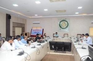 कलेक्टर के निर्देशानुसार स्थैतिक निगरानी दल एवं फ्लाईंग स्कायड को दिया गया प्रशिक्षण कलेक्टर के निर्देशानुसार स्थैतिक निगरानी दल एवं फ्लाईंग स्कायड को दिया गया प्रशिक्षण