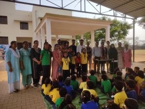 पुत्र के जन्मदिन पर शिक्षिका ने प्रा . शाला में तो पालकों ने अंग्रेजी माध्यम स्कूल में दिया न्यौता भोज पुत्र के जन्मदिन पर शिक्षिका ने प्रा . शाला में तो पालकों ने अंग्रेजी माध्यम स्कूल में दिया न्यौता भोज