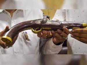  शस्त्र लायसेंसी 07 दिवस के भीतर पुलिस स्टेशन में जमा करेंगे शस्त्र