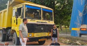 अवैध रेत परिवहन पर कर्रवाई जारी, तहसीलदार ने कुकुरदी बायपास में 3 हाईवा किया जब्त अवैध रेत परिवहन पर कर्रवाई जारी, तहसीलदार ने कुकुरदी बायपास में 3 हाईवा किया जब्त